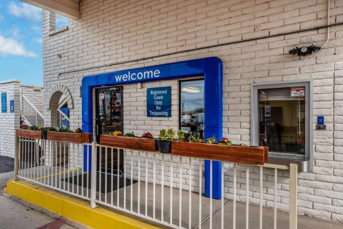 motel 6 eloy az casa grande