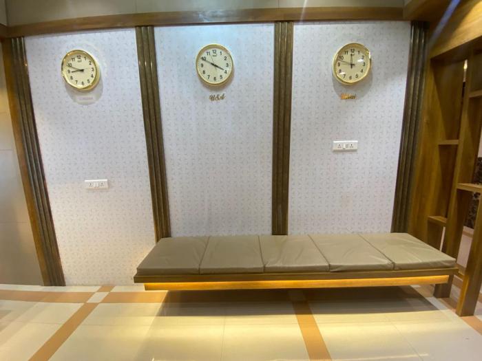 hotel bkc crown near trade centre visa consulate