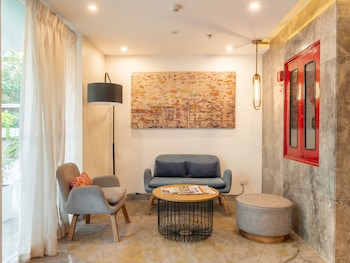 Holiday Inn Express Ahmdabad Prahlad Nagar By Ihg,Near Tapovan Circle,4 star