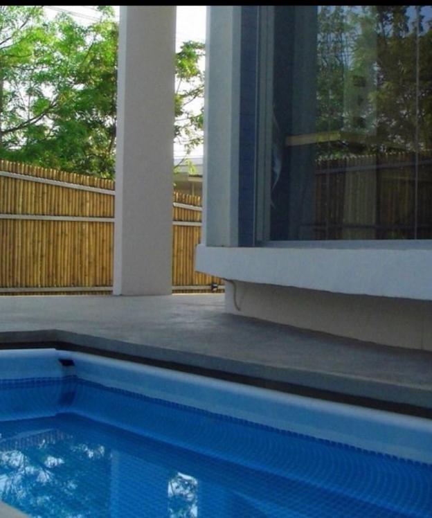 nomad resort adult only