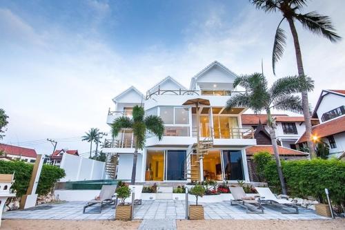 b1 luxury beachfront apartments