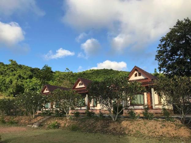 baansuantip resort sattahip