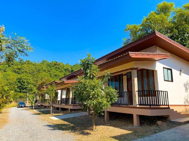 baansuantip resort sattahip