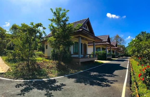 baansuantip resort sattahip
