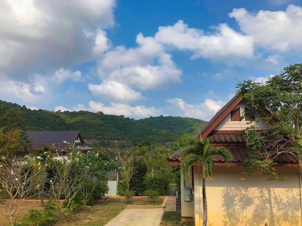 baansuantip resort sattahip