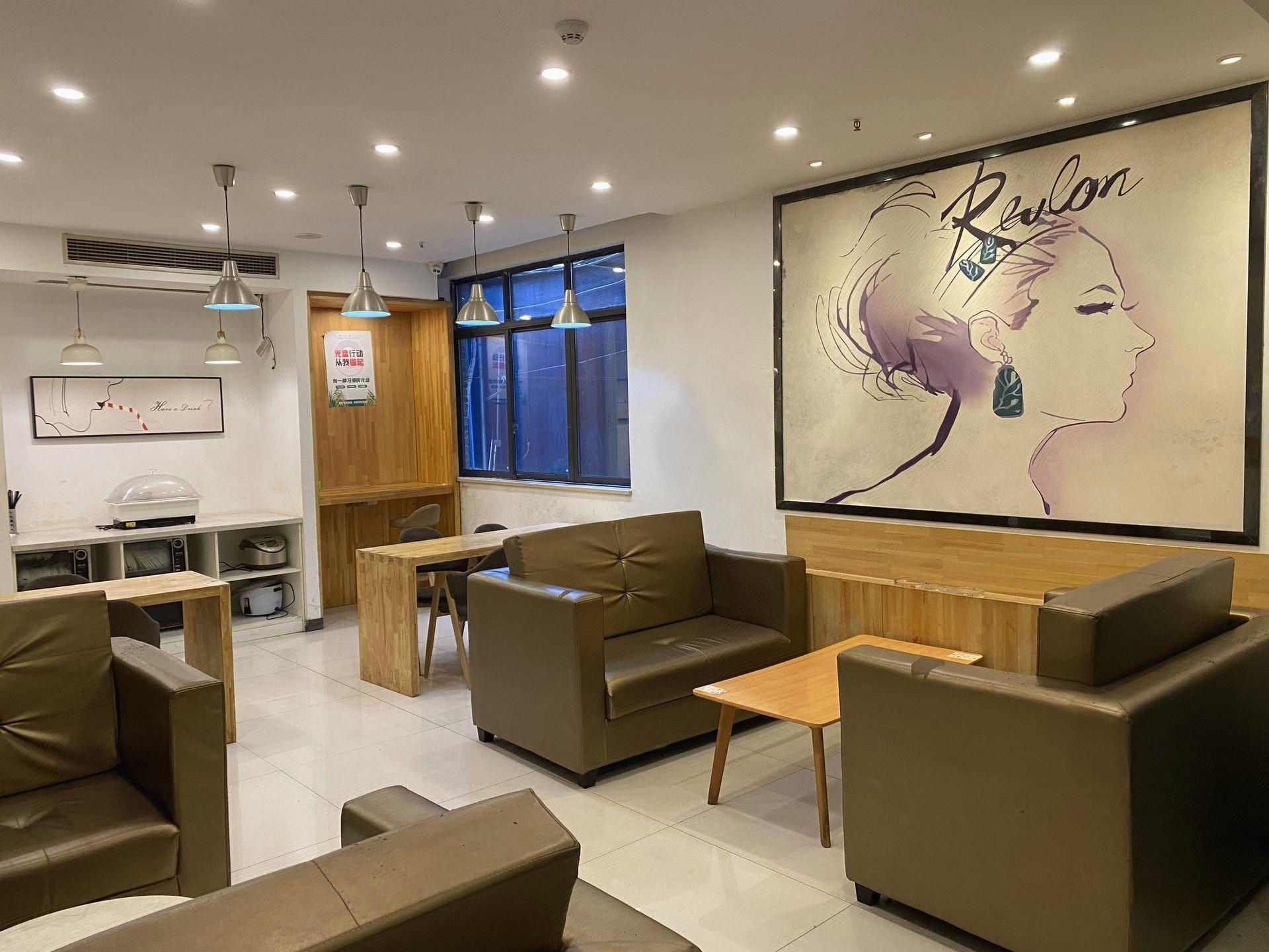 7days premium chongqing tongliang square