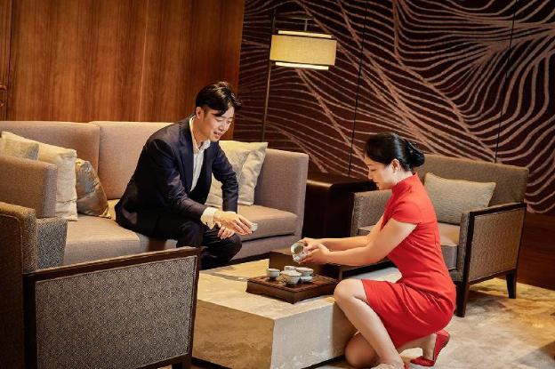 hualuxe ningbo harbor city an ihg hotel