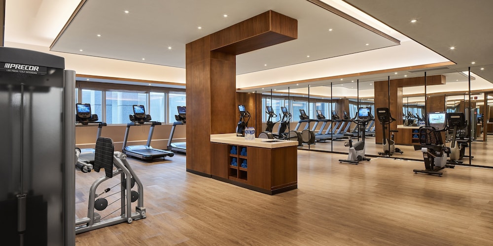 hualuxe ningbo harbor city an ihg hotel