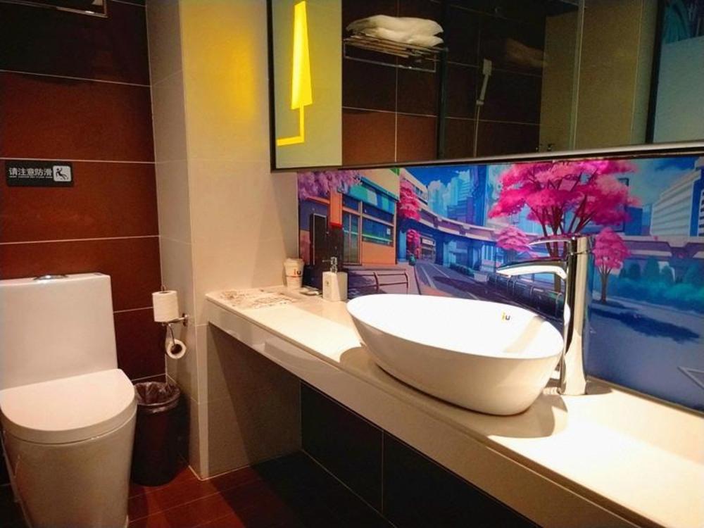 iu hotel suzhou dusu lake moon bay subway station
