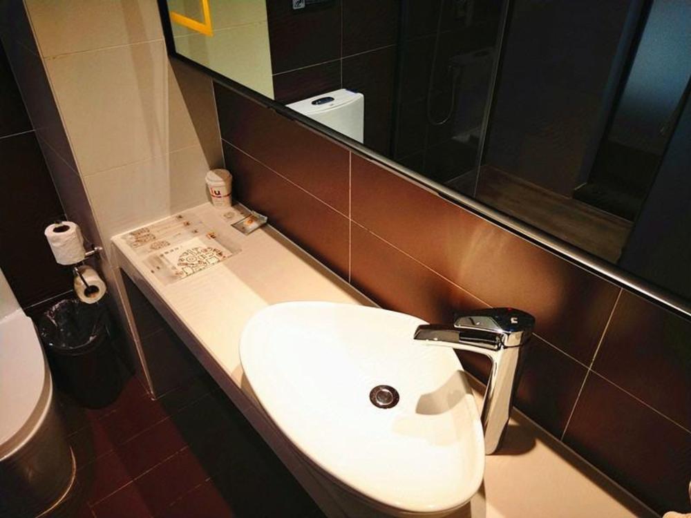 iu hotel suzhou dusu lake moon bay subway station