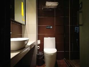 iu hotel suzhou dusu lake moon bay subway station