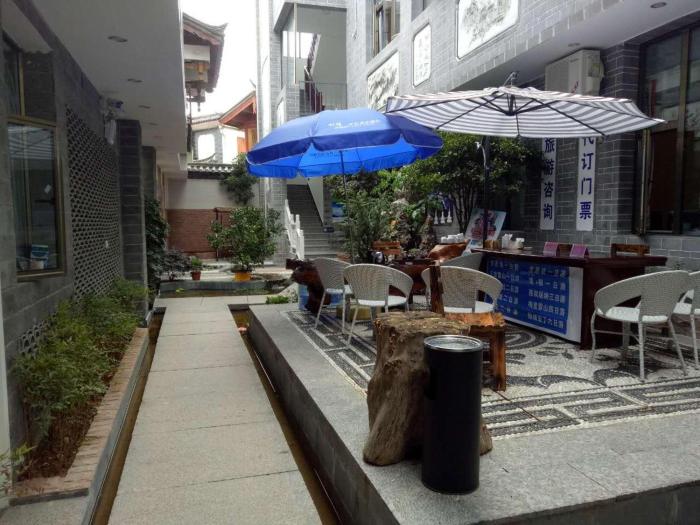 7days inn old town of lijiang the grand water wheel