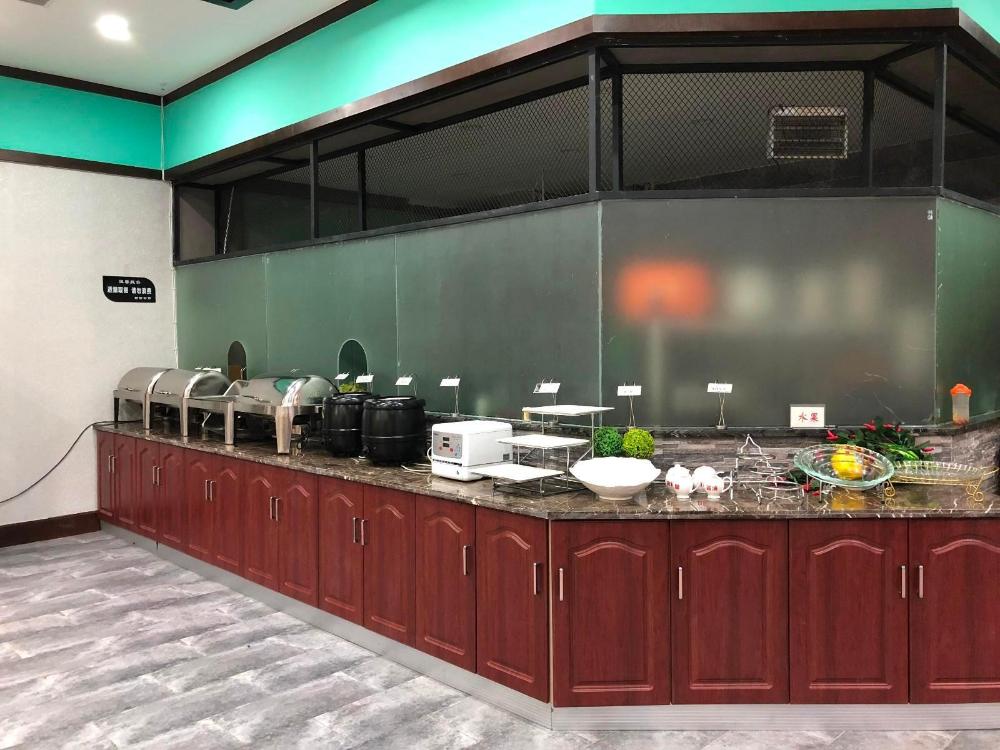 7 days premium yichang east railway station