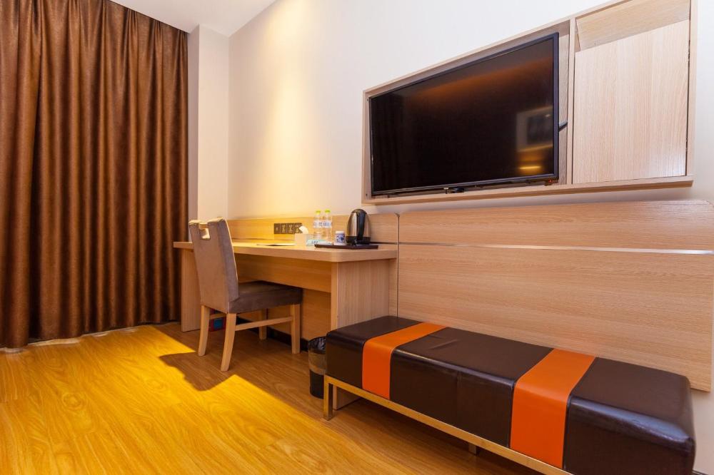 7 days premium yichang east railway station