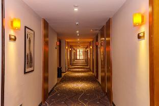 7 days premium yichang east railway station