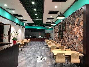 7 days premium yichang east railway station