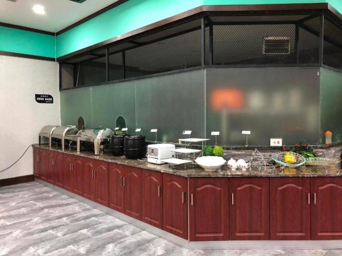7 days premium yichang east railway station