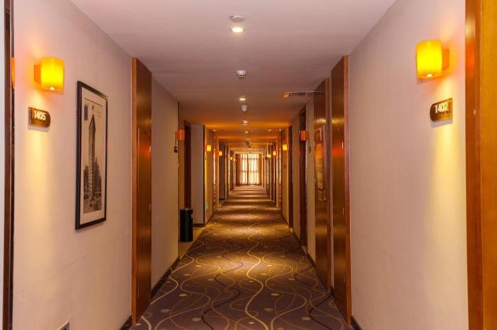 7 days premium yichang east railway station