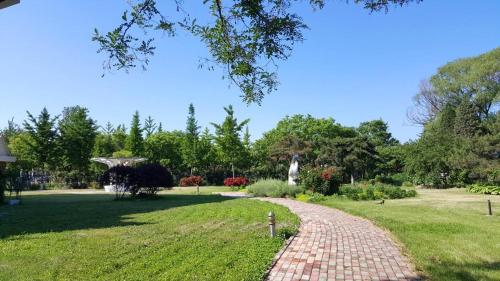 7 days premium beidaihe geziwo park