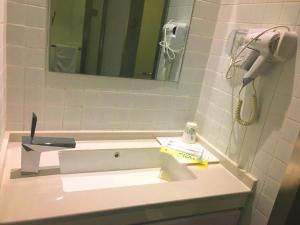 7 days inn xingtai qinghe taishan road