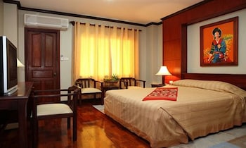 vansana riverside hotel