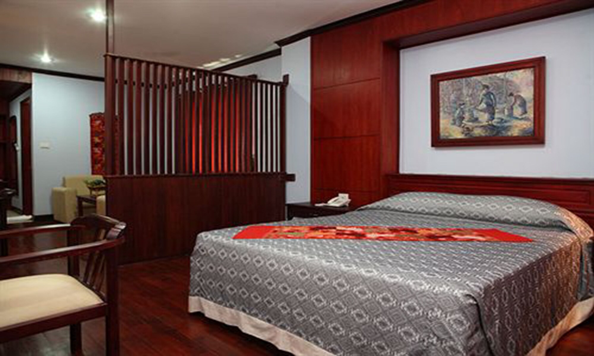 vansana riverside hotel