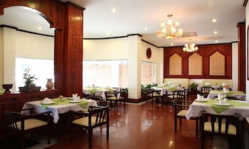 vansana riverside hotel