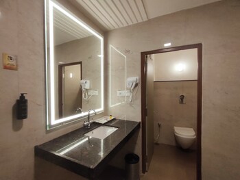 tulip arena hotel club event by sgl