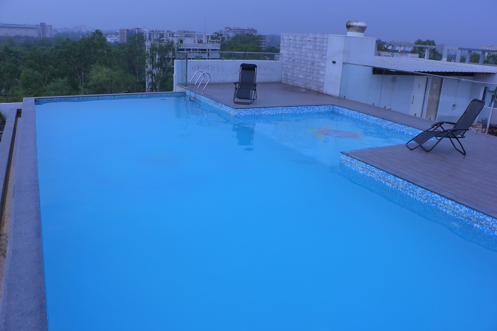 tulip arena hotel club event by sgl