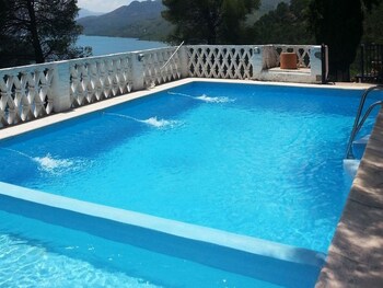 Casa Rural Los Parrales,,3 star