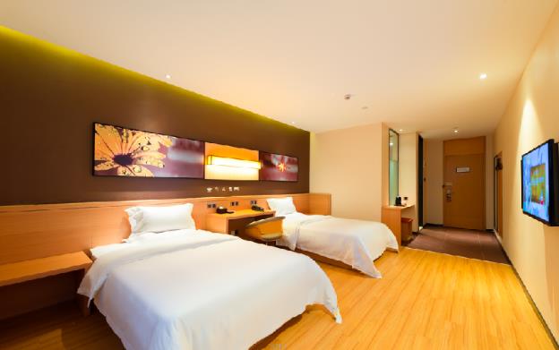 iu hotel kunming xichang road jinma bijifang