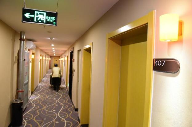 7 days premium shanghai market jinghua road