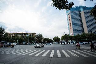 iu hotels yinchuan railway station