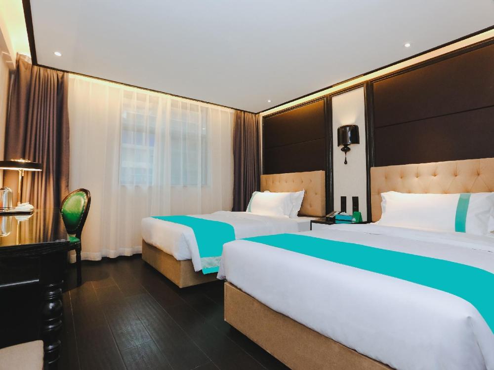 xana hotelle nanchang bayi square metro station