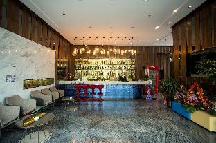 Zmax Lhasa Potala Palace Square,,4 star