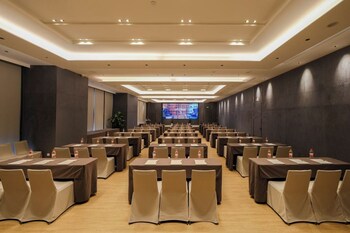 the mulian hotel of guangzhou nansha fenghuang lake