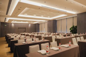 the mulian hotel of guangzhou nansha fenghuang lake