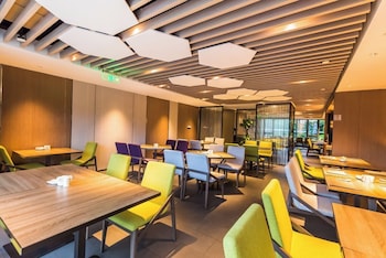 the mulian hotel of guangzhou nansha fenghuang lake