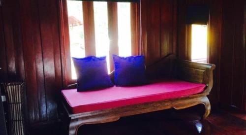 nai khun khao resort