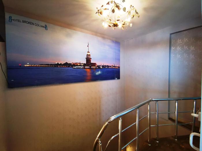 hotel broken column