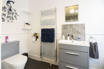 modern exeter city cottage howell road