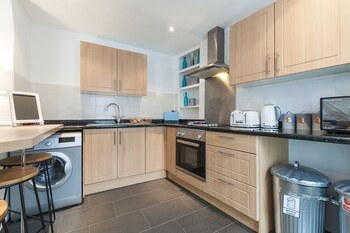 modern exeter city cottage howell road