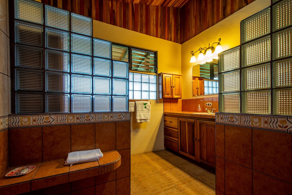 hummingbird hacienda