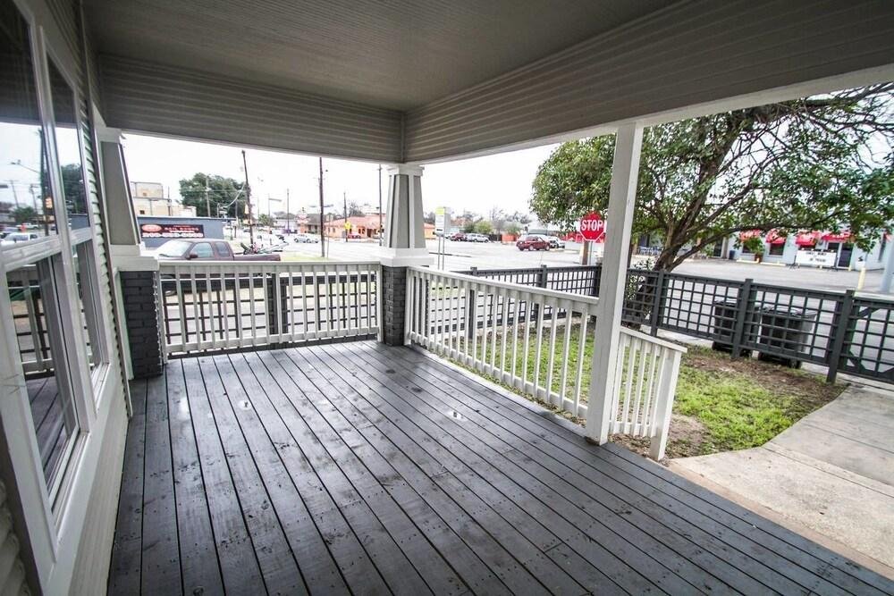 renovated 2br 2ba near downtown