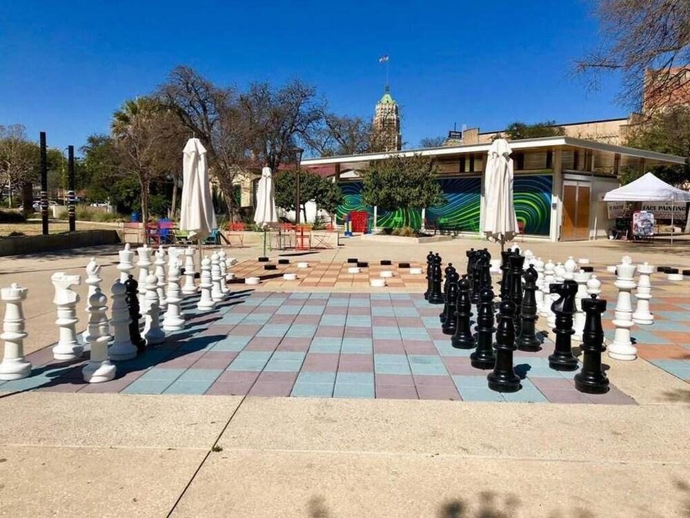 renovated 2br 2ba near downtown