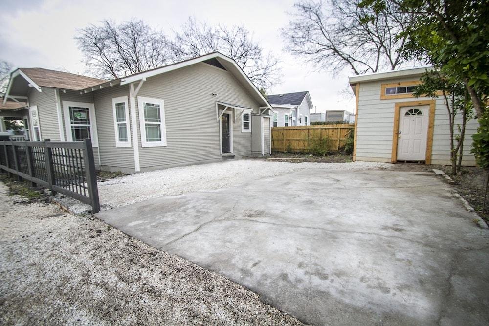 renovated 2br 2ba near downtown