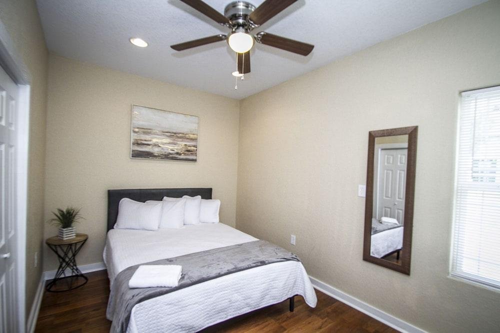 renovated 2br 2ba near downtown