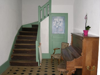 Chateau De Chavannes,,3 star