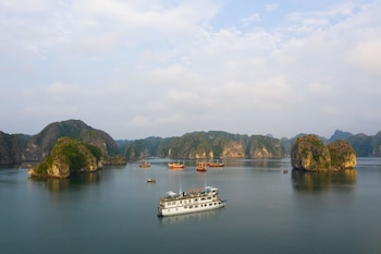 Azela Cruise,,3.5 star
