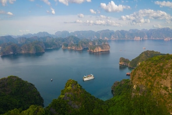 cat ba island